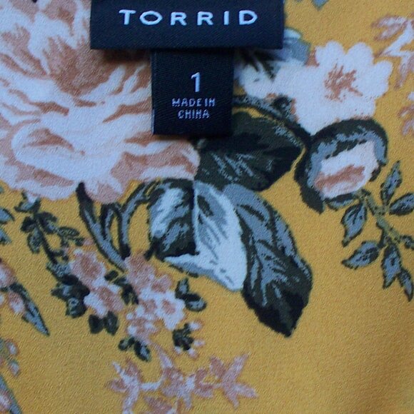 torrid sleeveless floral tunic top - Picture 3 of 3